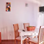 Cosy In With Shared Pool - 45 Sqm