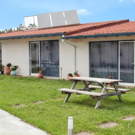 Cosy In With Shared Pool - 45 Sqm Apartment