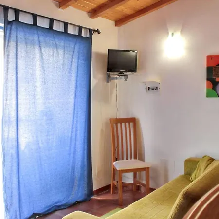 Apartment Cosy In With Shared Pool - 45 Sqm *