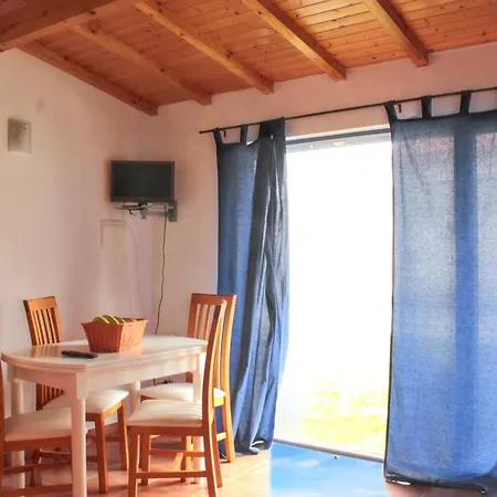 Apartment Cosy In With Shared Pool - 45 Sqm