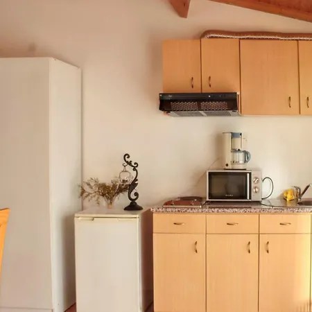 Cosy In With Shared Pool - 45 Sqm Apartment