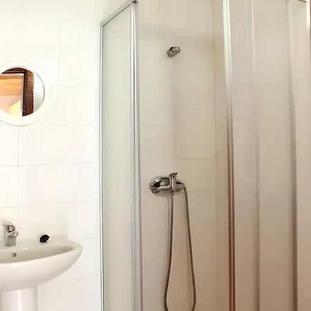 Apartment Cosy In With Shared Pool - 45 Sqm