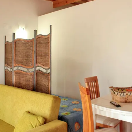Apartment Cosy In With Shared Pool - 45 Sqm
